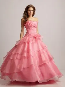 Tendencias de vestidos para quinceañeras 2017-18