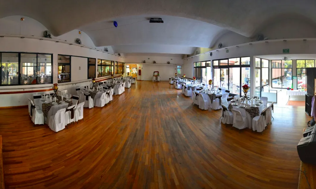 Junior Club — Salón en Condesa Hipodromo