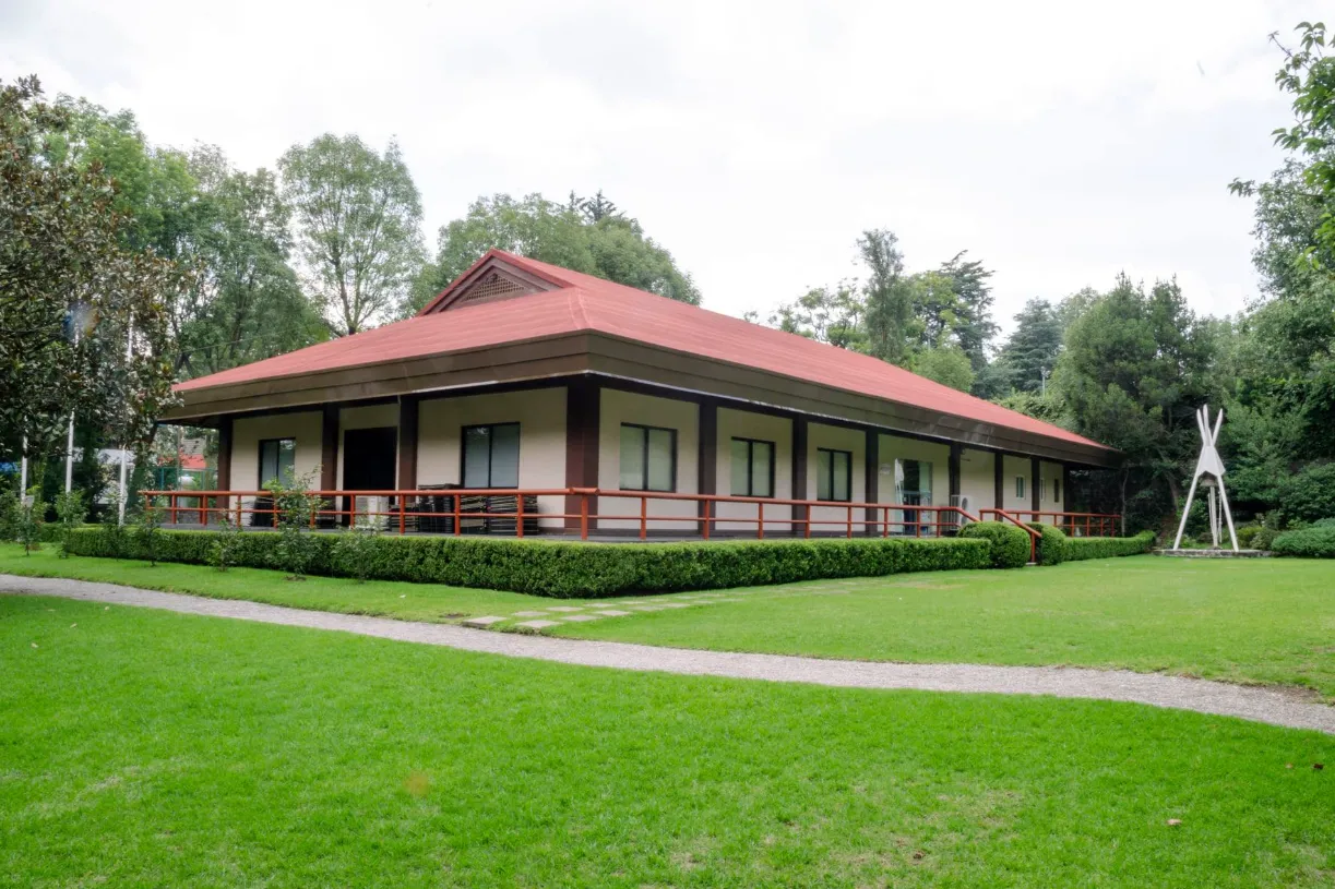 Club Japones — Salón en Las Aguilas